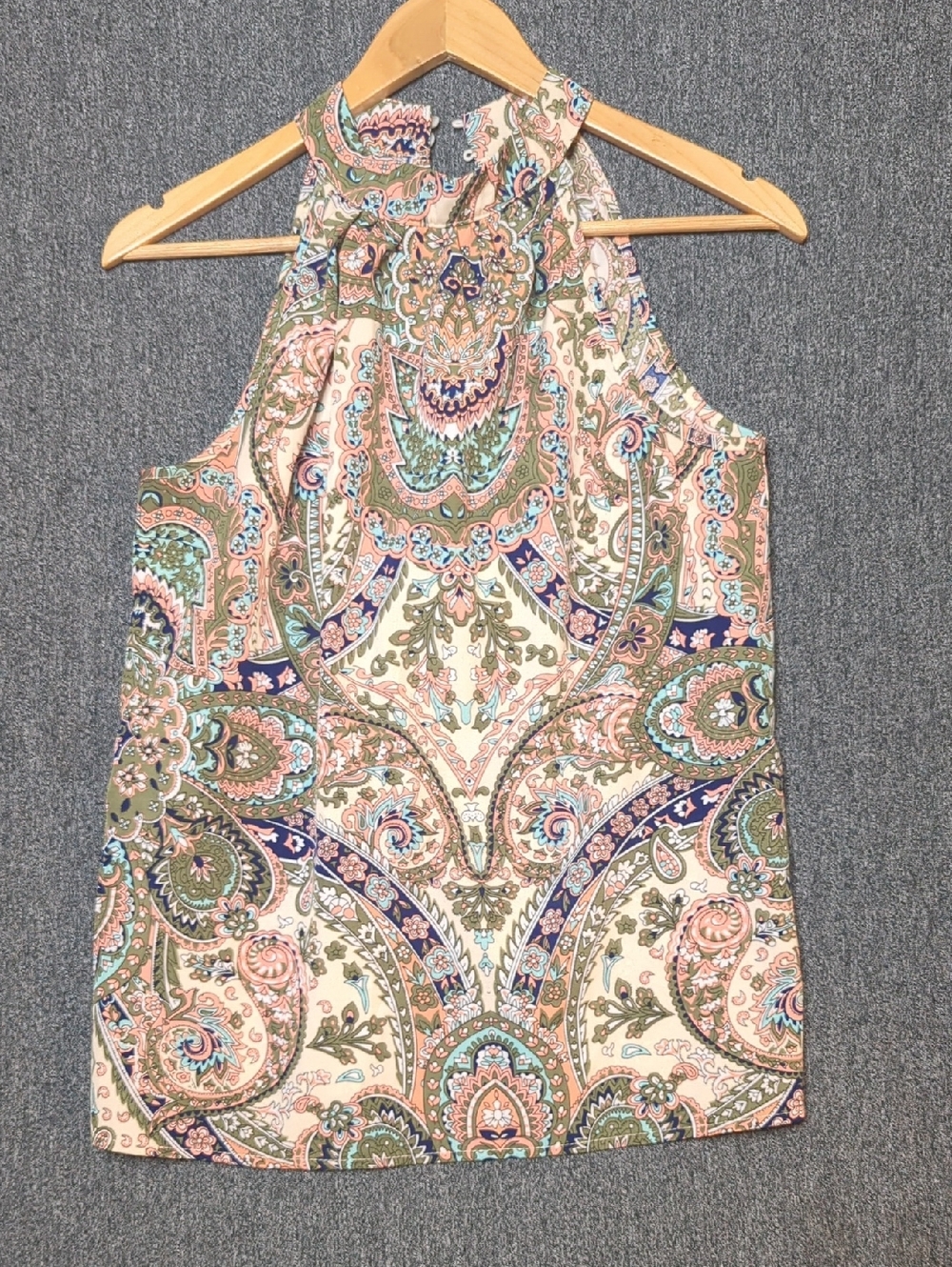 Loness Paisley Mock Neck Sleeveless Blouse Size Medium Silky Feeling